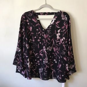 NWT Counterparts bar back bell sleeve blou…